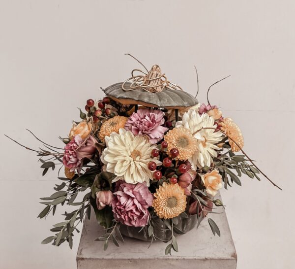Thanksgiving pumpkin arrangement